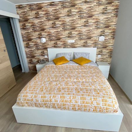 Logements Equipes A Onnaing Avec Espace Balneo En Option Proche Toyota, Autoroute Et Valenciennes 외부 사진