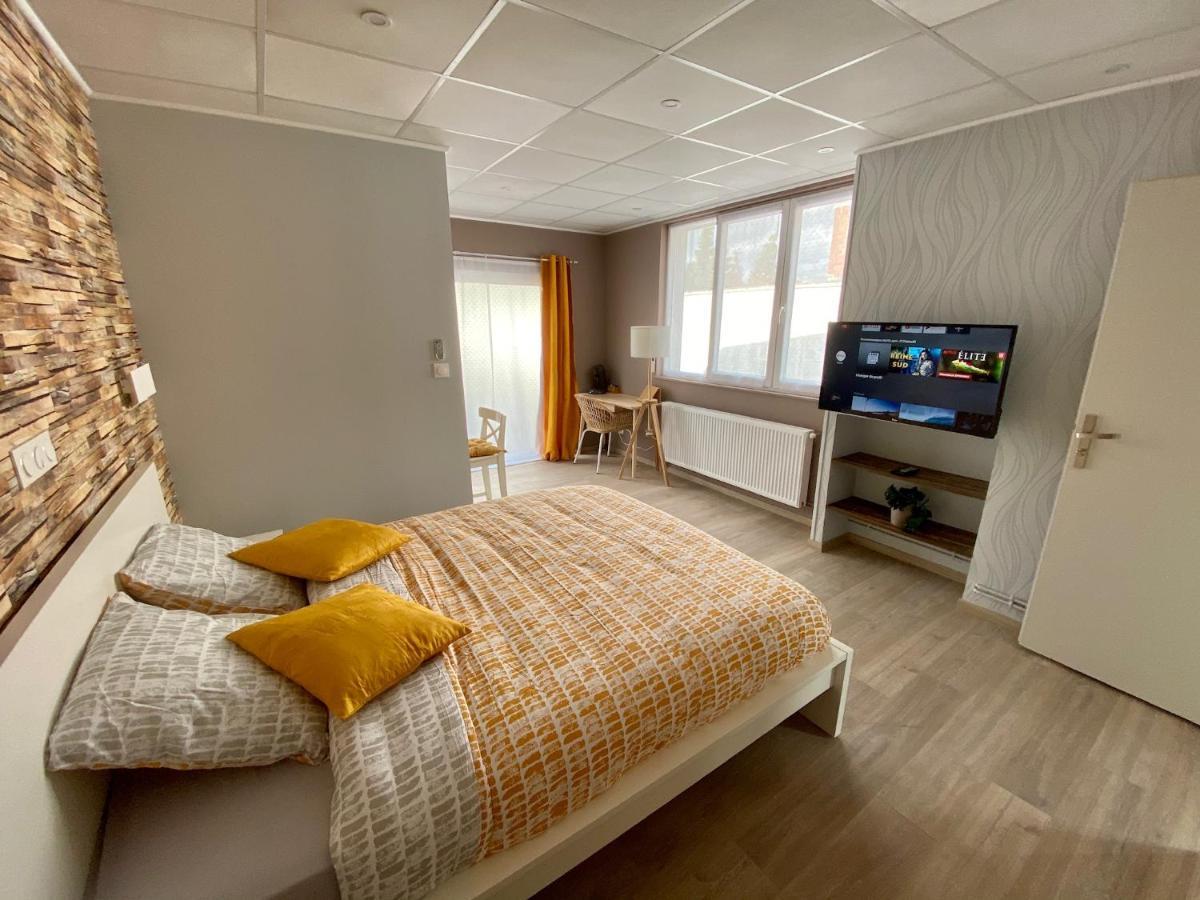 Logements Equipes A Onnaing Avec Espace Balneo En Option Proche Toyota, Autoroute Et Valenciennes 외부 사진