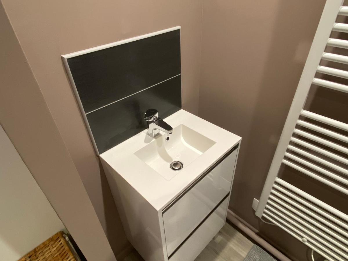 Logements Equipes A Onnaing Avec Espace Balneo En Option Proche Toyota, Autoroute Et Valenciennes 외부 사진