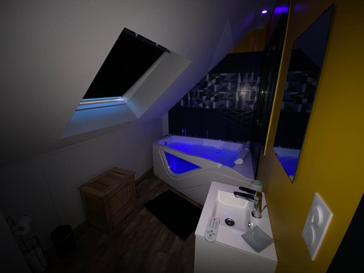 Logements Equipes A Onnaing Avec Espace Balneo En Option Proche Toyota, Autoroute Et Valenciennes 외부 사진