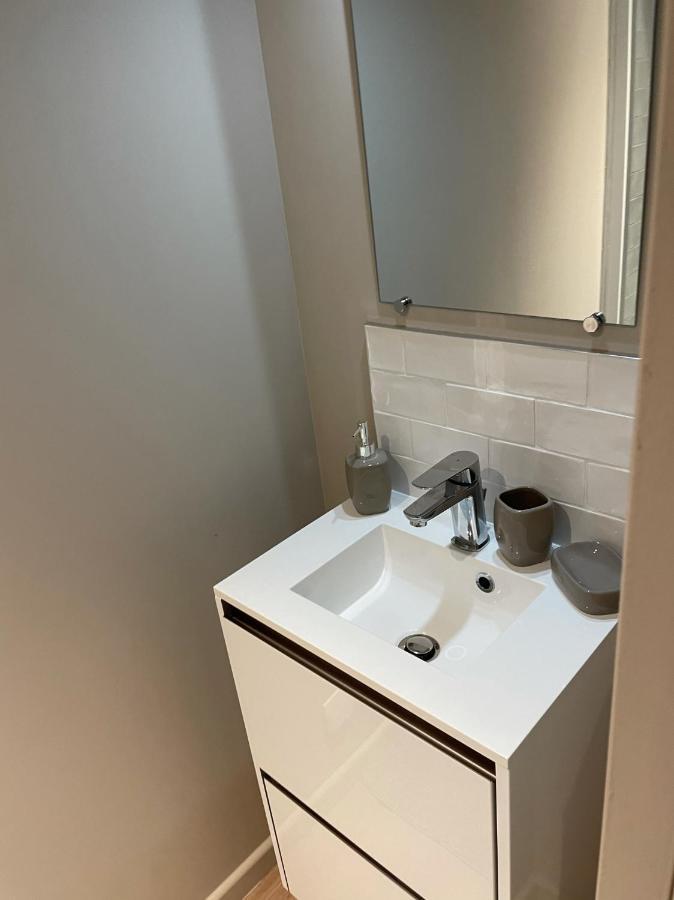 Logements Equipes A Onnaing Avec Espace Balneo En Option Proche Toyota, Autoroute Et Valenciennes 외부 사진